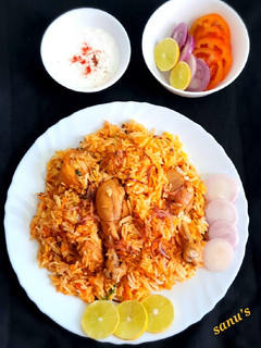 A picture of Hydrabadi Chicken Biryani.