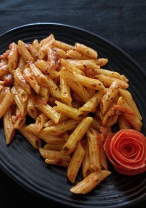 टोमाटो पास्ता (tomato pasta recipe in Hindi) रेसिपी मुख्य फोटो
