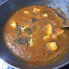 A picture of Gravy paneer.