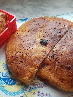 صورة لوصفة خبز الفرينة وسميد بدون دلك ولا عجن