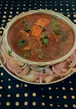 A picture of Paneer curry.