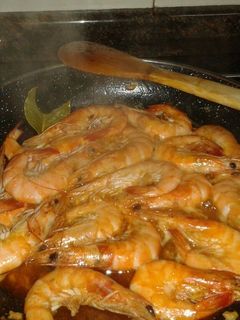 Una foto de Langostinos al ajillo
