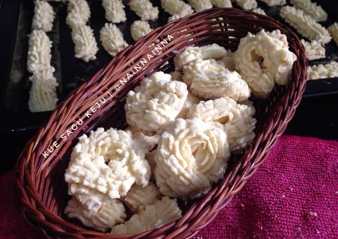 Cara Membuat Kue Sagu Keju Kekinian