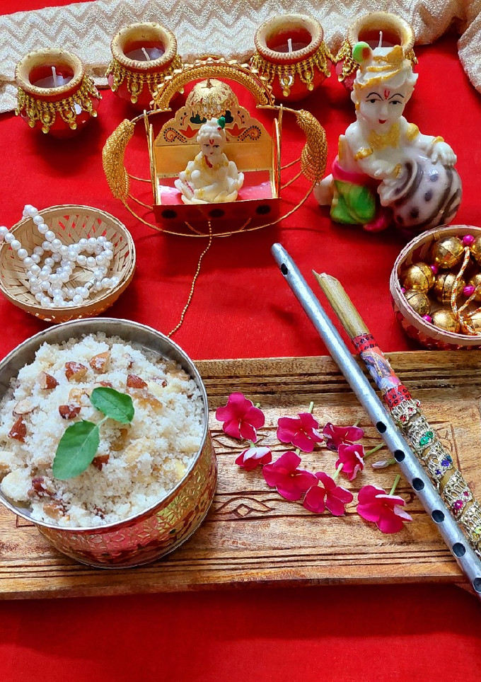 मखाने नारियल की पंजीरी (Makhane nariyal ki panjiri recipe in hindi) रेसिपी मुख्य फोटो