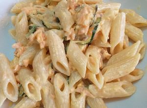 Foto di Mezze penne con salmone, zucchine e Philadelphia