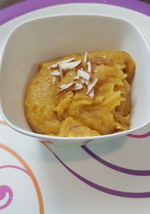 A picture of Moong dal halwa.