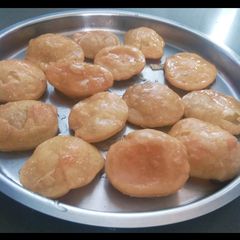 A picture of खुसखुशीत बालूशाई.