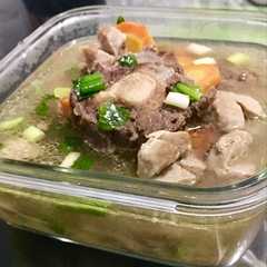 A picture of Sop buntut sapi.
