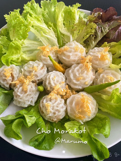 A picture of Cho Morakot (Bouquet of emeralds).