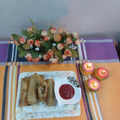 A picture of Spring rolls.