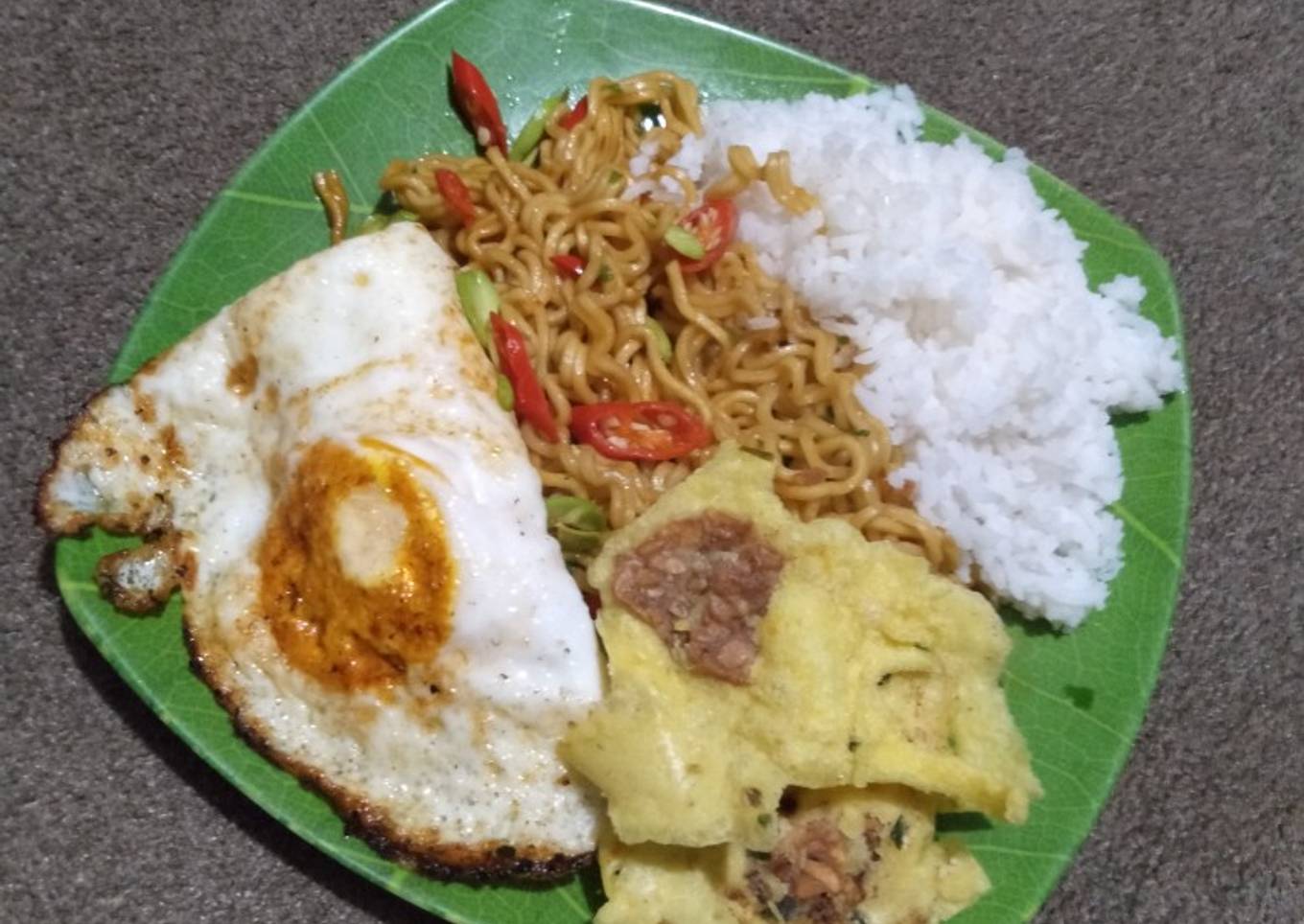 Indomie Goreng Spesial Anak Kos Akhir Bulan
