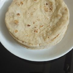 A picture of Pita Bread / Kuboos.