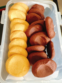 A picture of Finger Butter Cookies (Vanilla, Chocolate).