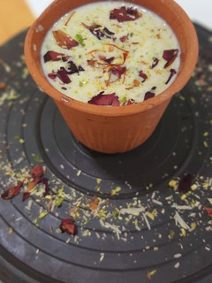 ડ્રાયફ્રુટ મસાલા દૂધ (Dryfruit Masala Milk Recipe In Gujarati) રેસીપી મુખ્ય ફોટો