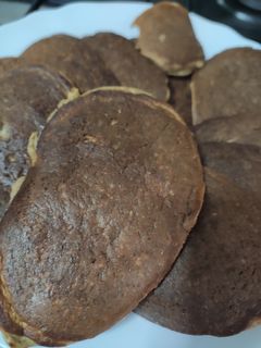 Una foto de Tortitas de avena (sin gluten) y plátano, sin azúcar