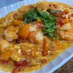 A picture of Prawns in “chilli crab” sauce.