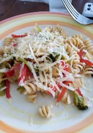 Una foto de Fideos con brócoli
