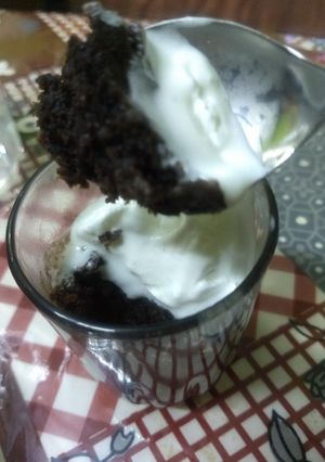 A picture of Oreo mug cake.