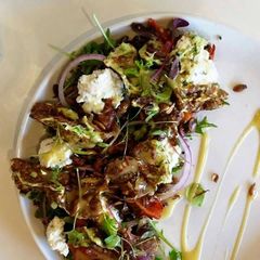 A picture of Halloumi Courgette Salad.