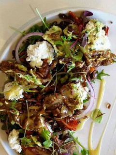 A picture of Halloumi Courgette Salad.