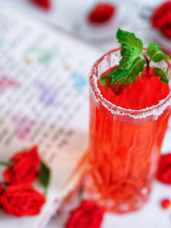 A picture of RoohAfza Lemonade.
