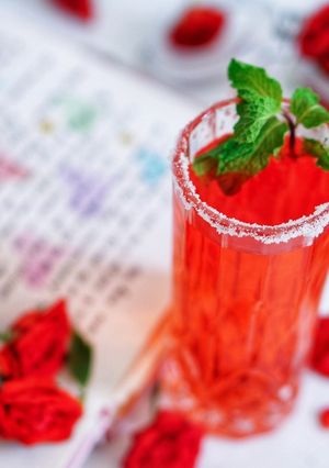 A picture of RoohAfza Lemonade.