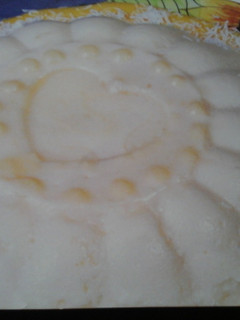 Una foto de Babarois de coco con salsa de mango