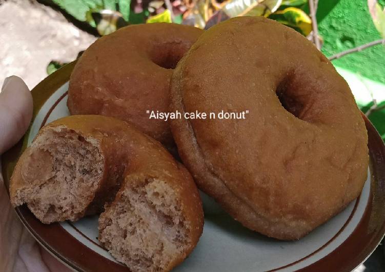 Bagaimana Menyiapkan Donat coklat yang Lezat