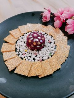 तीळ पापडी (til papdi recipe in marathi) रेसिपी चे मुख्य फोटो 