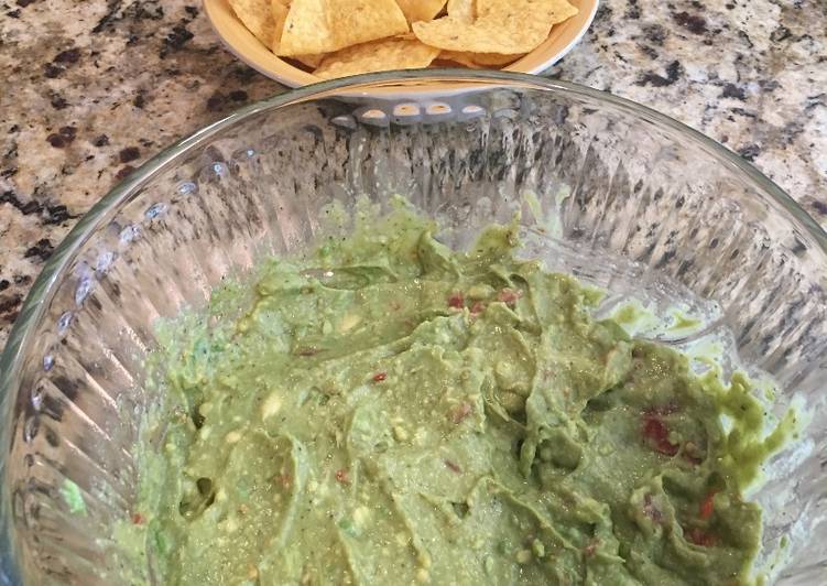 Easiest Way to Prepare Perfect Guacamole Dip