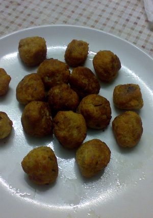 A picture of Bread unniappam.