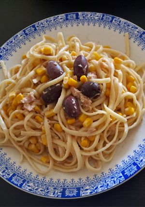 Φωτογραφία της συνταγής Linguine με τόνο, καλαμπόκι και ελιές
