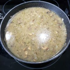 A picture of Mushroom Soup.