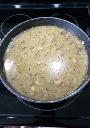 A picture of Mushroom Soup.