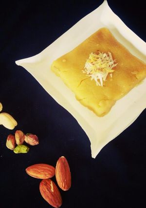 A picture of Besan ka halwa.