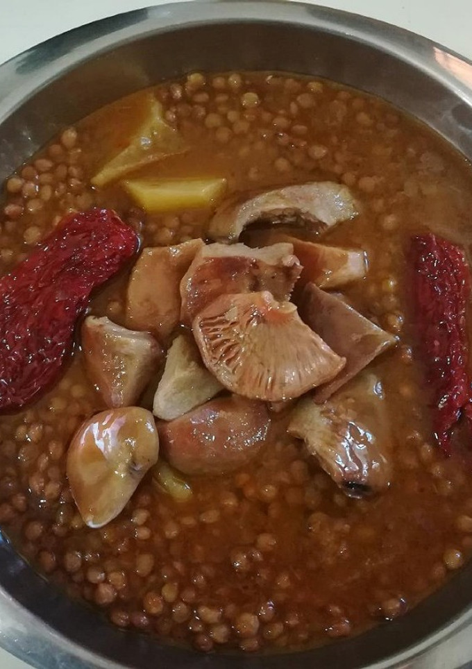 Una foto de Lentejas con setas y tomates secos