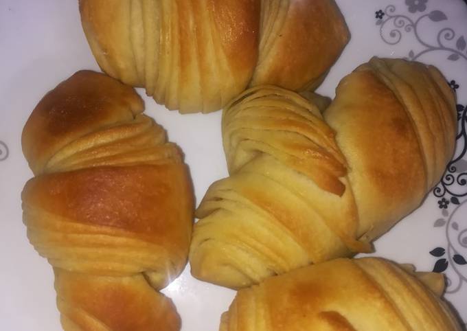 Steps to Make Quick Croissant