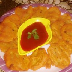 A picture of Aloo ke pakory.