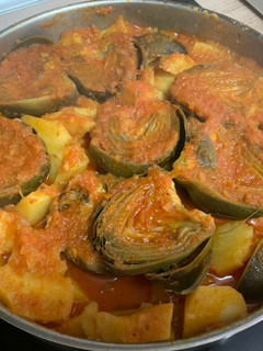 Una foto de Patatas con alcachofas