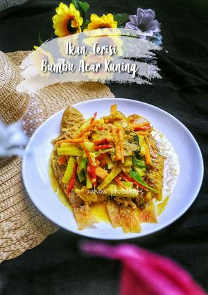 Foto resep Ikan Terisi Bumbu Acar Kuning