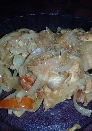 Una foto de Pollo salteado