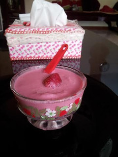 A picture of Strawberry-Ice cream.