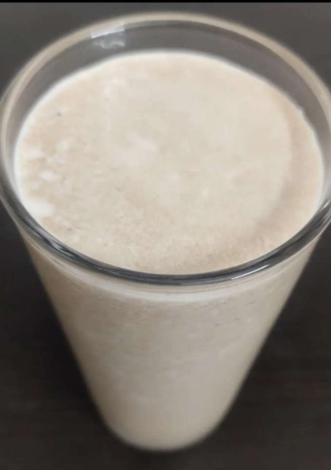 A picture of Chikoo milkshake.