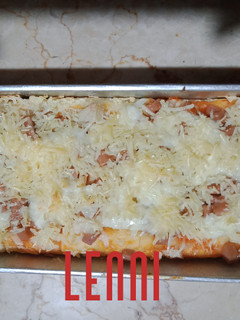 Foto resep Pizza (Tanpa Oven Dan Mixer)