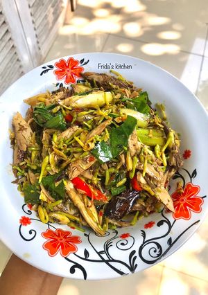 Foto resep Bunga pepaya tuna asap suir pedas