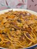Hakka noodles with ground chicken