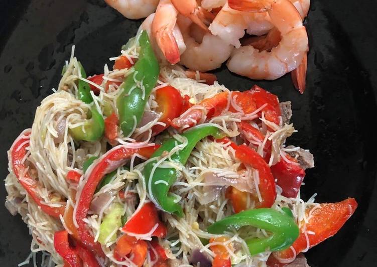 Vegetable Vermicelli and steamed shrimps
