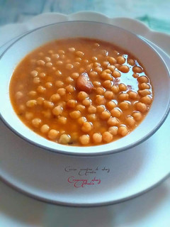 Una foto de Garbanzos guisados al sindhi biryani y extra de ajos