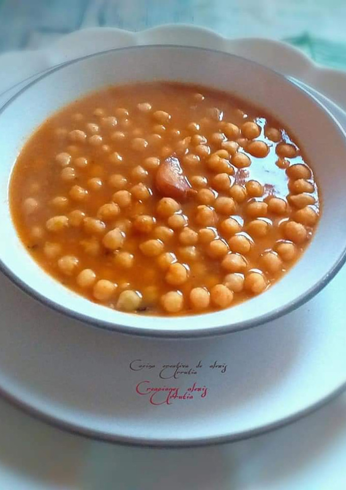 Una foto de Garbanzos guisados al sindhi biryani y extra de ajos