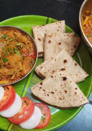 A picture of Papad Methi sabji.